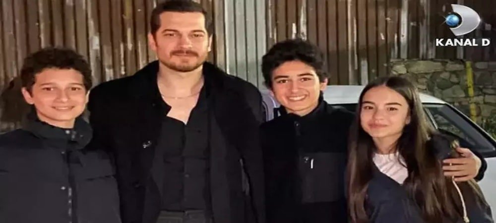 Eşref'in çocuklarından 'Babalar Günü' sürprizi