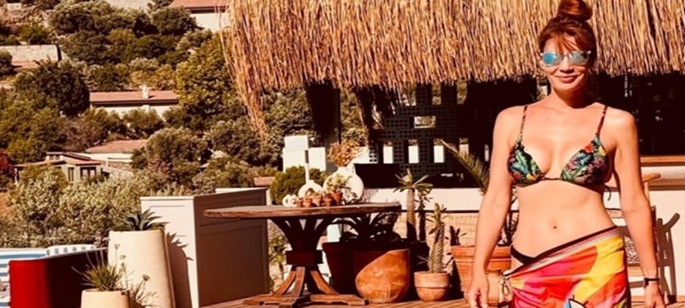 AYÇA VARLIER’DEN YAZA DAMGA VURAN POZLAR