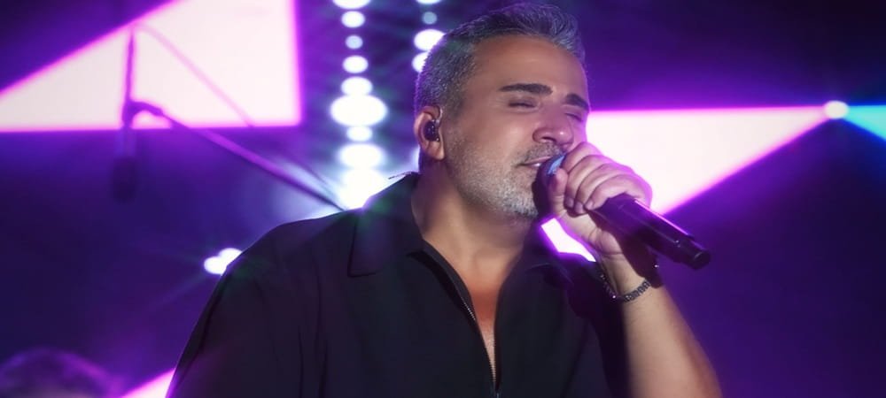 BODRUM’DA GECEYE DAMGA VURAN AN !  EMRAH’TAN “KAYBOLAN YILLAR” YORUMU