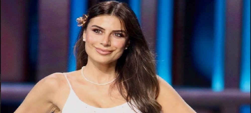 Ünlü Manken Duygu Çakmak artık Türkiye’de