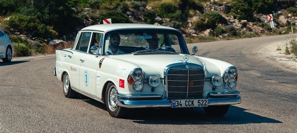 KLASİK OTOMOBİL KULÜBÜ 28. BATI ANADOLU RALLİSİ ÇEŞME’DE DÜZENLENDİ.